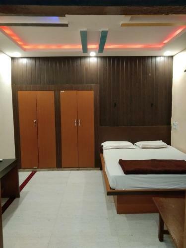 Adh Hotel Heera Palace