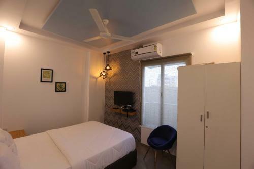 Oyo 90399 Pramila Prakash Hotel