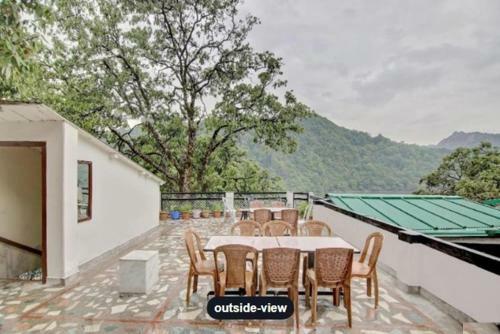 Oak Shade Hotel