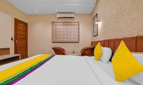 Treebo Trip Hotel Abhilasha Inn