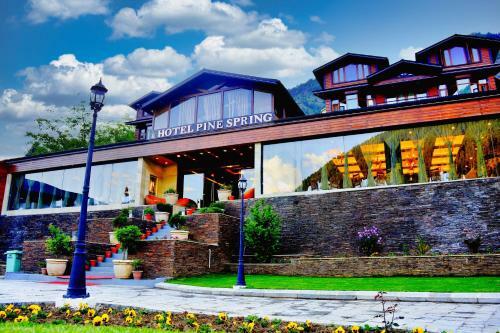 Hotel Pine Spring Pahalgam