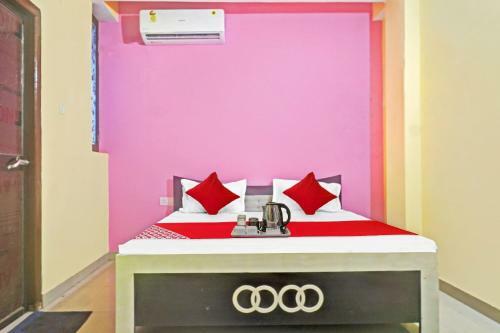 Oyo 90860 Hotel Imperial Inn