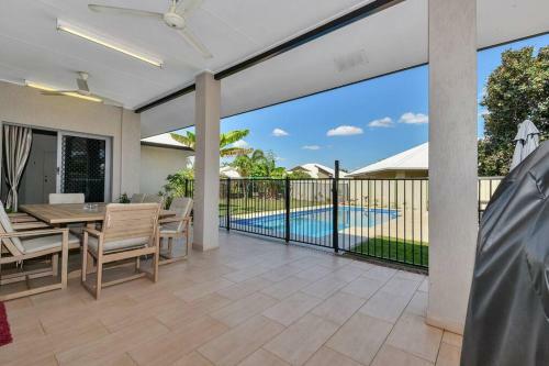 Villa Family Home With Massive Pool