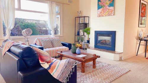 Sandy Bay Beachside Cottage Incredible Waterview