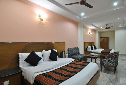 Hotel Chand Palace "hygienic Hotel"