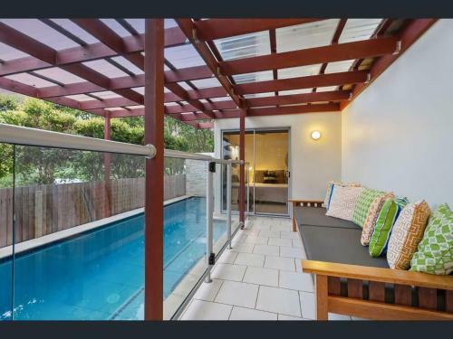 She Oak Sands Beach House