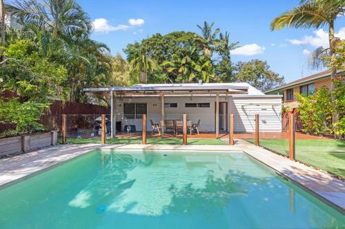7 Depper Cosy Beach House In Central Sunshine Beach