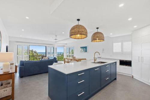 6 Seabreeze Spacious Newly Renovated Apartment With Ocean Views
