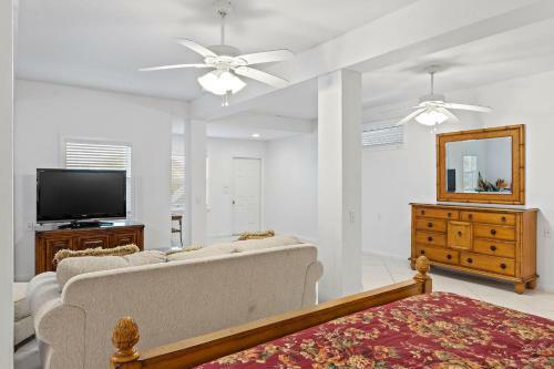 A Saba Wind North- Oceanfront Estate With Pool On Captiva Island