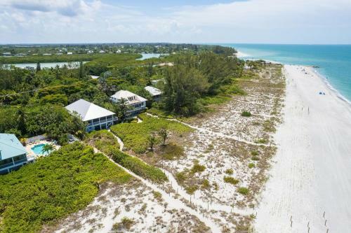 A Saba Wind North- Oceanfront Estate With Pool On Captiva Island