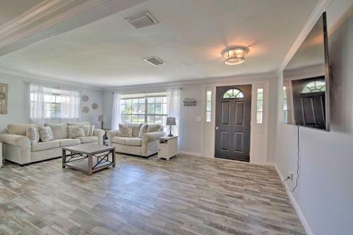 Newly Renovated Crystal River Home With Yard!