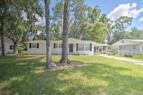 Newly Renovated Crystal River Home With Yard!