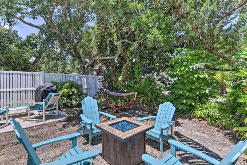 Tropical Getaway - 5 Blocks To Cocoa Beach!