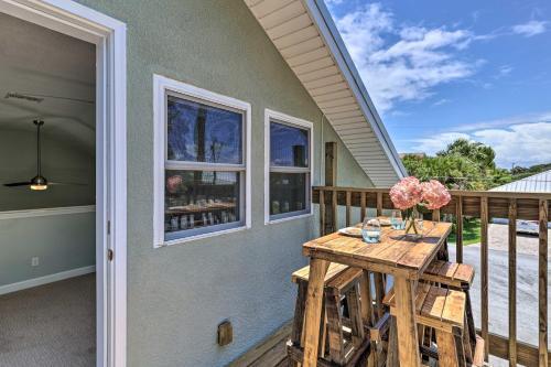 Tropical Getaway - 5 Blocks To Cocoa Beach!
