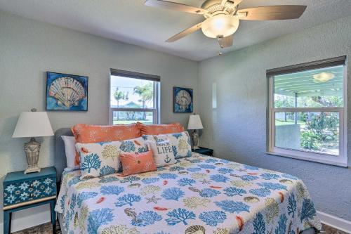 Tropical Getaway - 5 Blocks To Cocoa Beach!