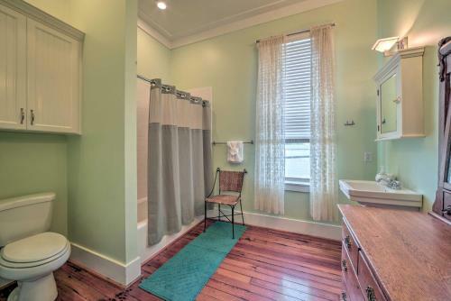 Charming Defuniak Apartment In Historic Dtwn!
