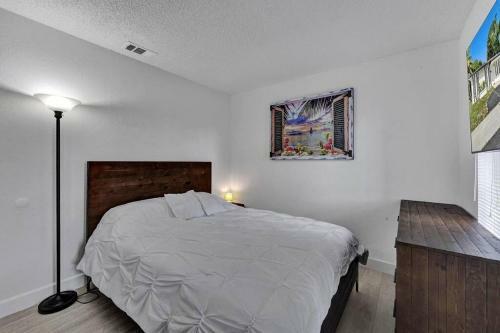 Modern 4 Bed 2 Bath Home Next To The Beach