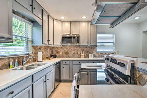 Pet-friendly Delray Bungalow About 3 Mi To Beach!