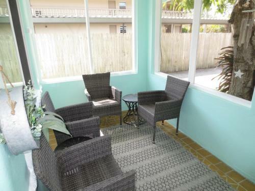 New Dunedin Bayshore Bungalow On Pinellas Trail