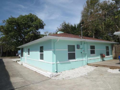 New Dunedin Bayshore Bungalow On Pinellas Trail