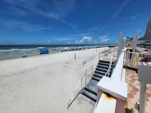 Beachfront Condominium In Daytona Beach