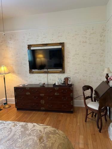 Hoyt House Luxury Bed & Breakfast