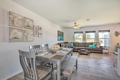 Airy Canalfront Oasis In Cape Coral With Pool!