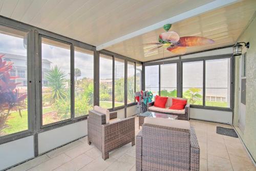 Hernando Beach Home With Pool And Canal Access!