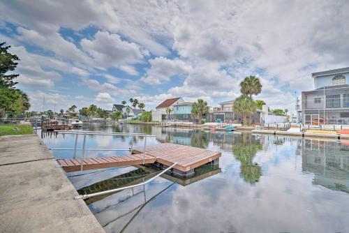 Hernando Beach Home With Pool And Canal Access!