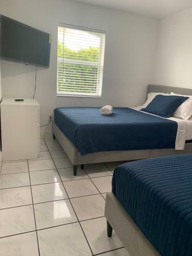 Beautiful 3bed/2 Bath Hallandale Beach Home