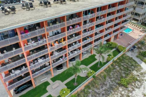 Hotel The Chateaux By Travel Resort Services