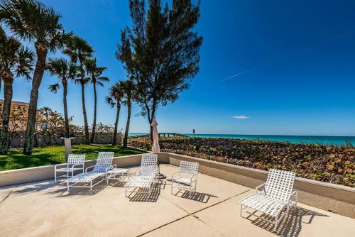 Beachfront Aldea 13