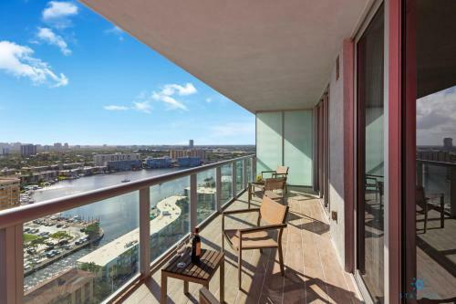 Modern Resort Balcony Views Resort W 2br Pool