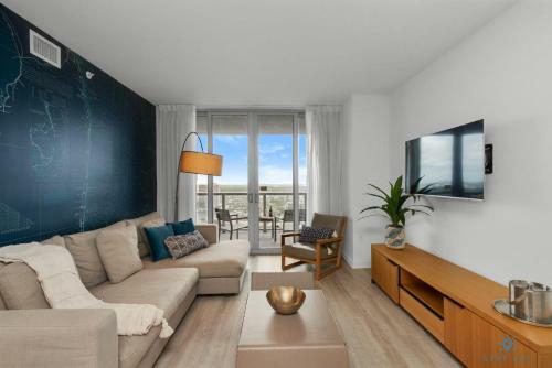 Modern Resort Balcony Endless Views Resort W Pool 2br 2 Br