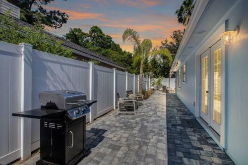 Ocean Vibes House - Your Jax Beach Getaway