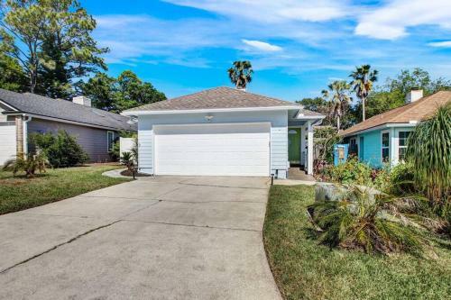 Ocean Vibes House - Your Jax Beach Getaway