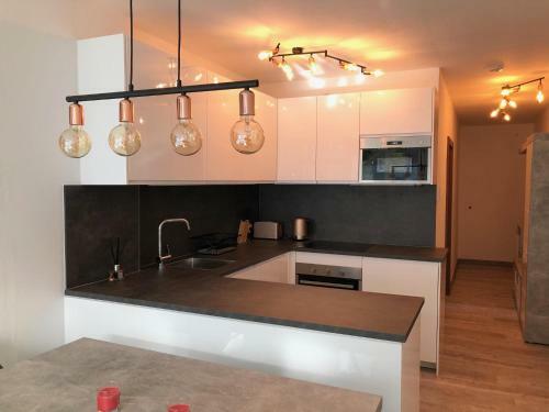 Ski And Lake View Apartment