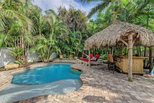 Ocean Blue Retreat - 215 - 64th Street