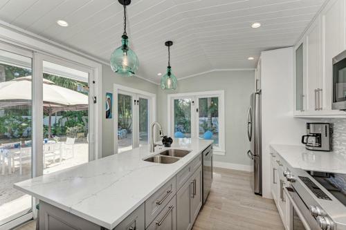 Sea La Vie - 205 - 55th