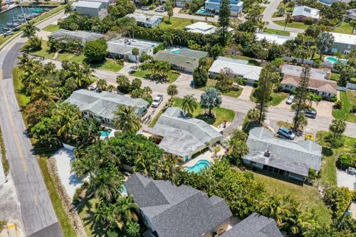 Beach N It - 410 Bay Palms