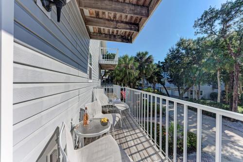Island Serenity - 6250 Holmes #54