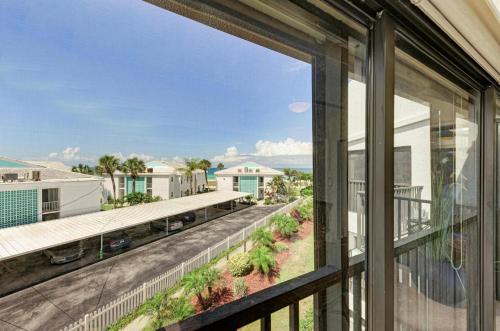 Edit Liddies Place Sun Plaza West 209
