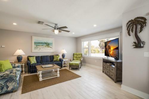 Royal Palm - 5701 Holmes Blvd Unit A