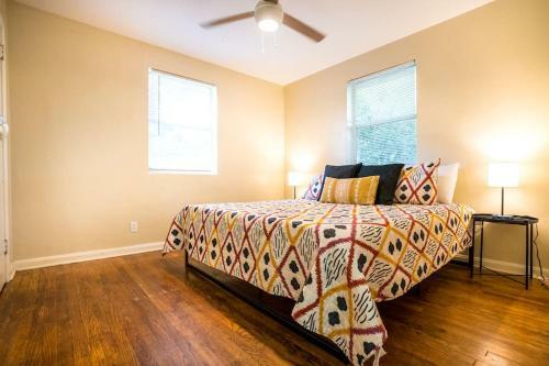 Apartamento Charming Riverside Retreat 2br Sleeps 5 Ppl
