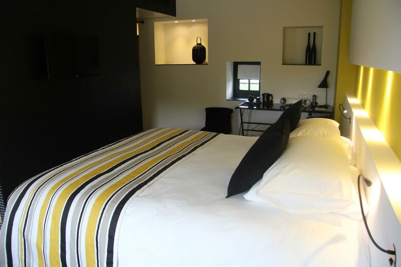 Pont Levis Hotel