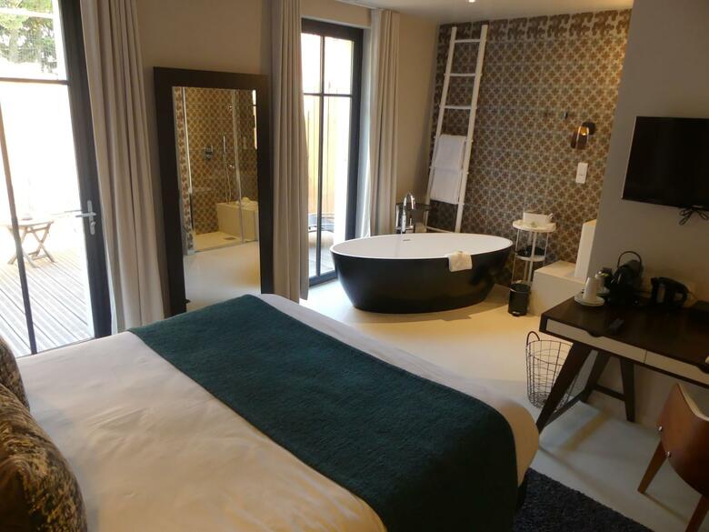 Pont Levis Hotel