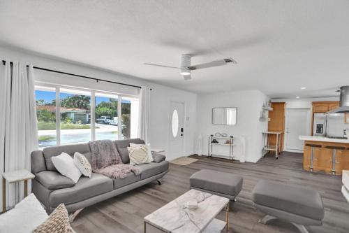 Just Listed! Newly Remodeled 3 2 Pool Home! Home