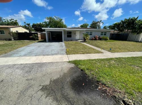 3 Bed Quiet Oasis W/saltwater Pool