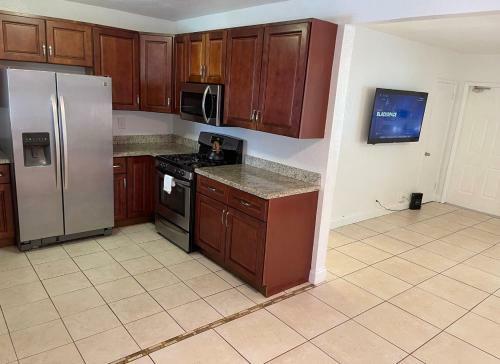 3 Bed Quiet Oasis W/saltwater Pool