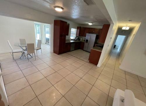 3 Bed Quiet Oasis W/saltwater Pool